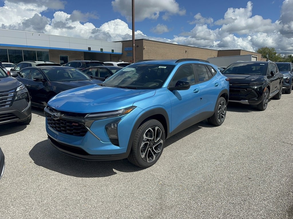 2025 Chevrolet Trax photo 2