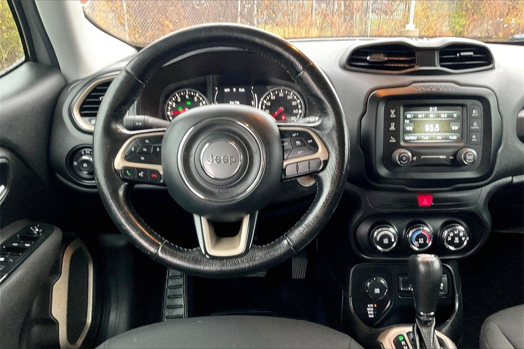 2016 Jeep Renegade Latitude photo 3