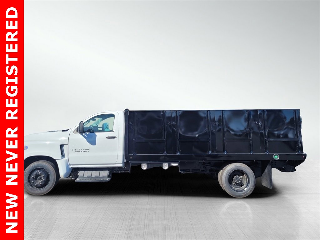 2023 Chevrolet Silverado 4500HD Work Truck photo 3