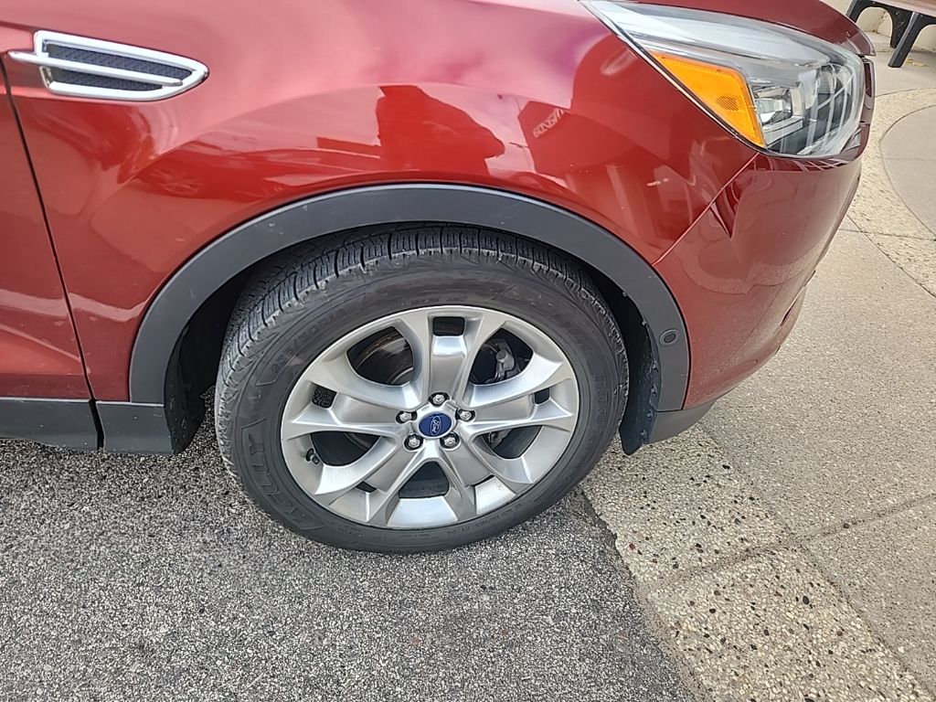 2014 Ford Escape Titanium photo 2