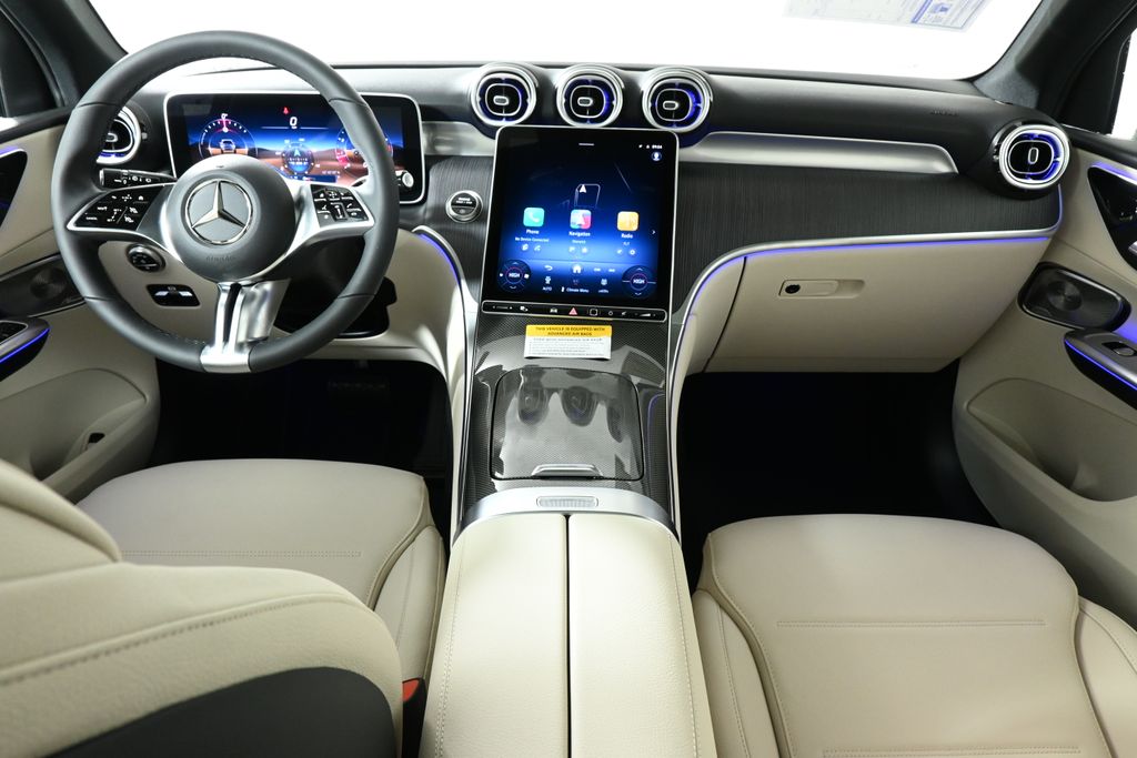 2025 Mercedes Benz GLC 300 4MATIC photo 2