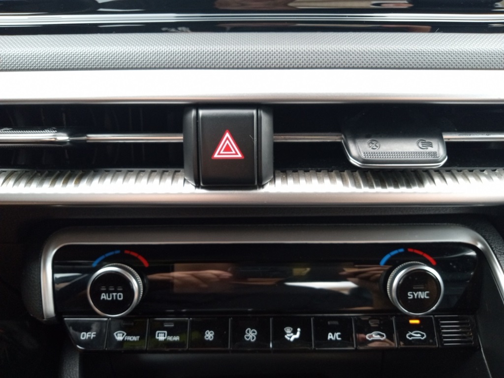 2022 Kia K5 GT-Line photo 35