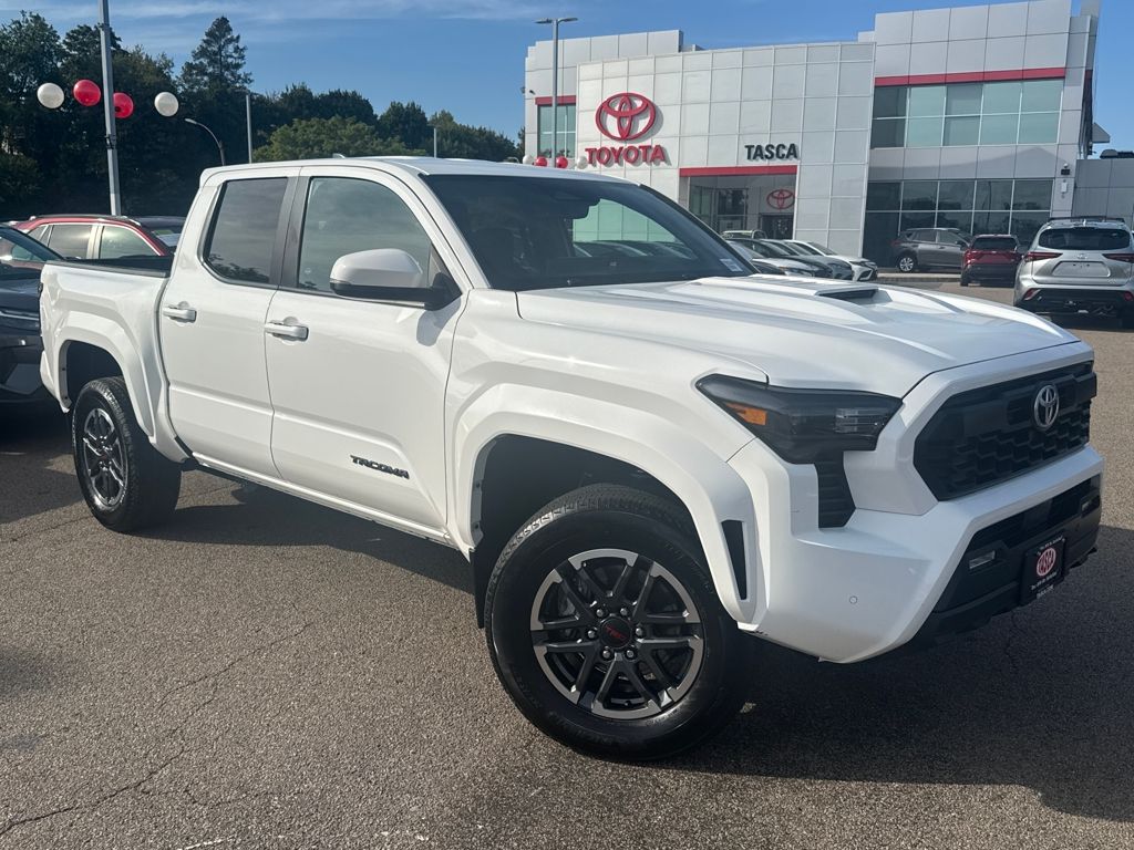 2024 Toyota Tacoma TRD Sport's photo