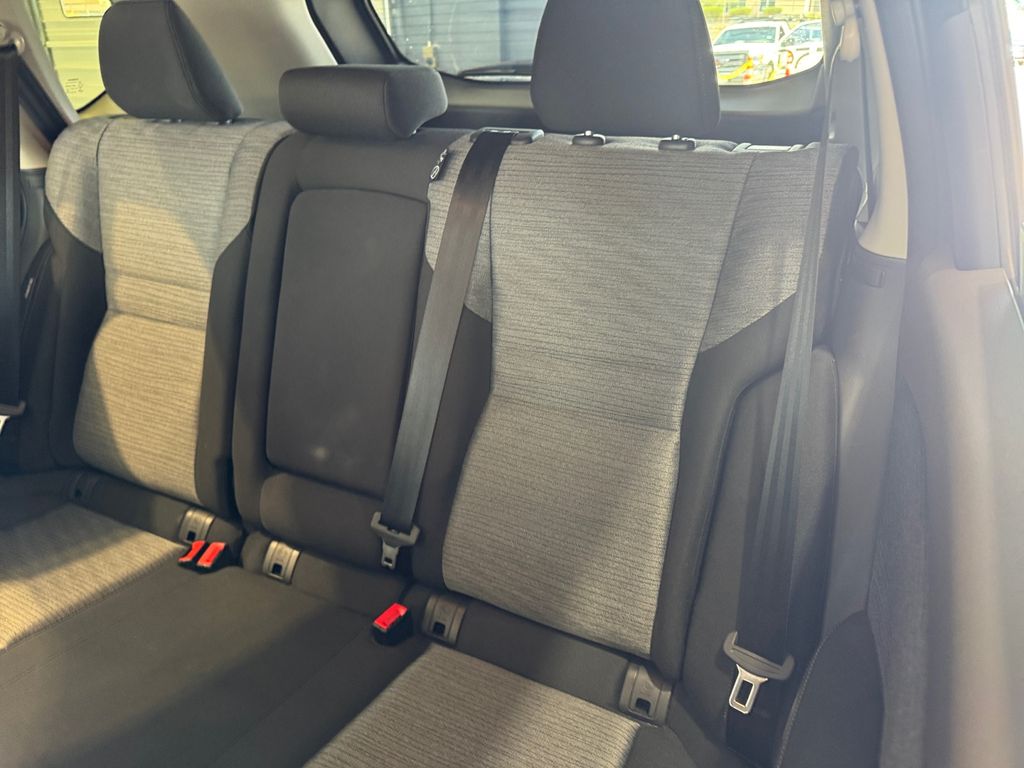 2023 Nissan Rogue SV photo 19