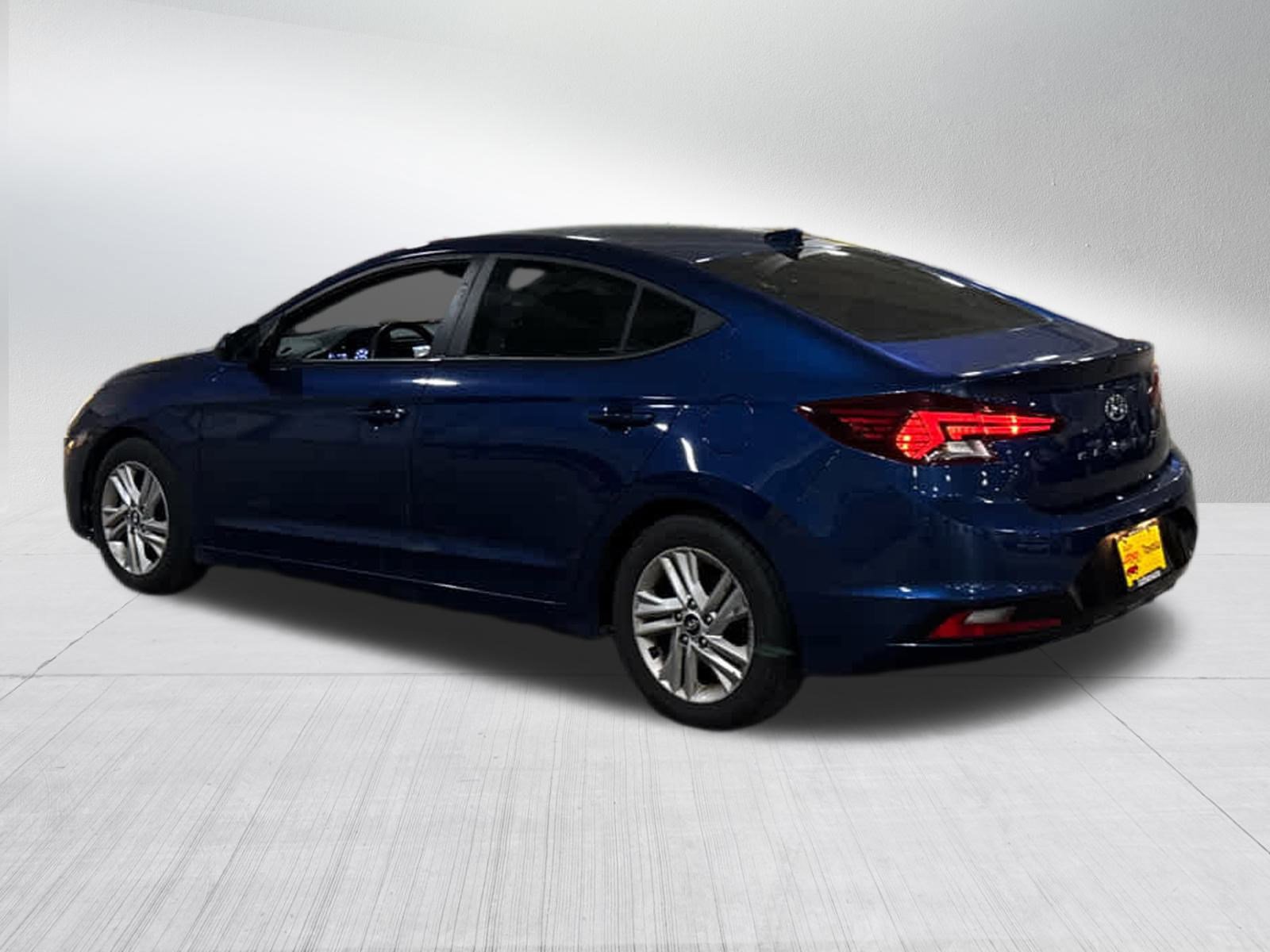 2020 Hyundai Elantra SEL photo 4
