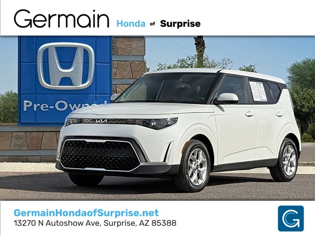 2023 Kia Soul LX's photo