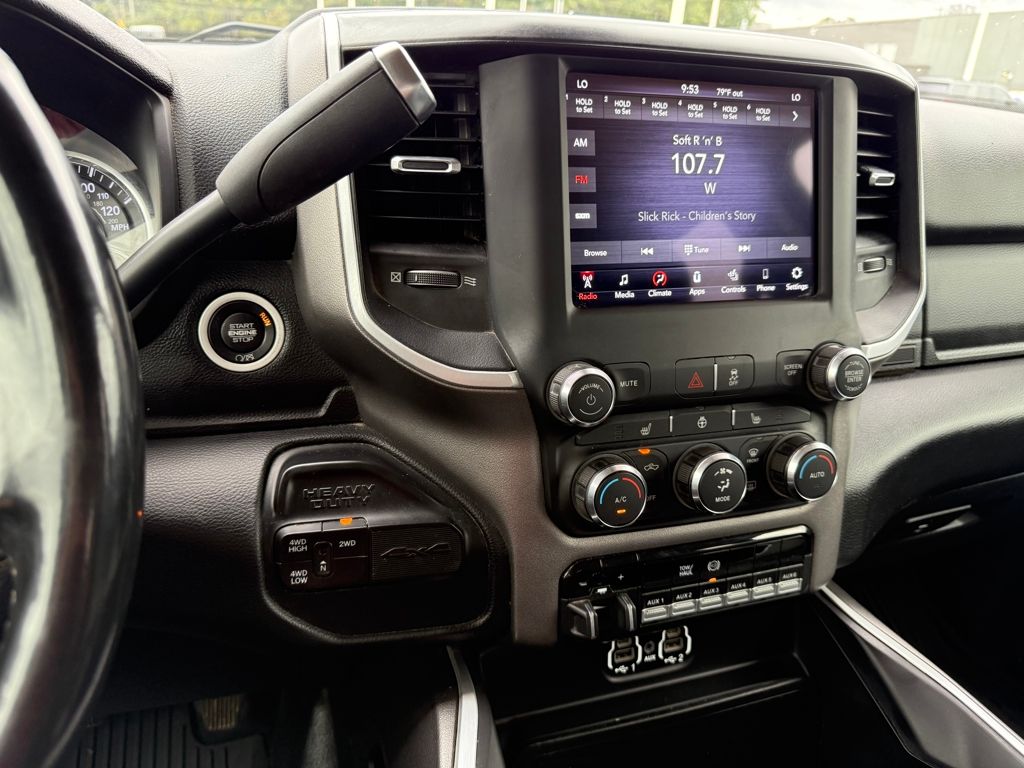 2020 Ram 3500 SLT photo 17