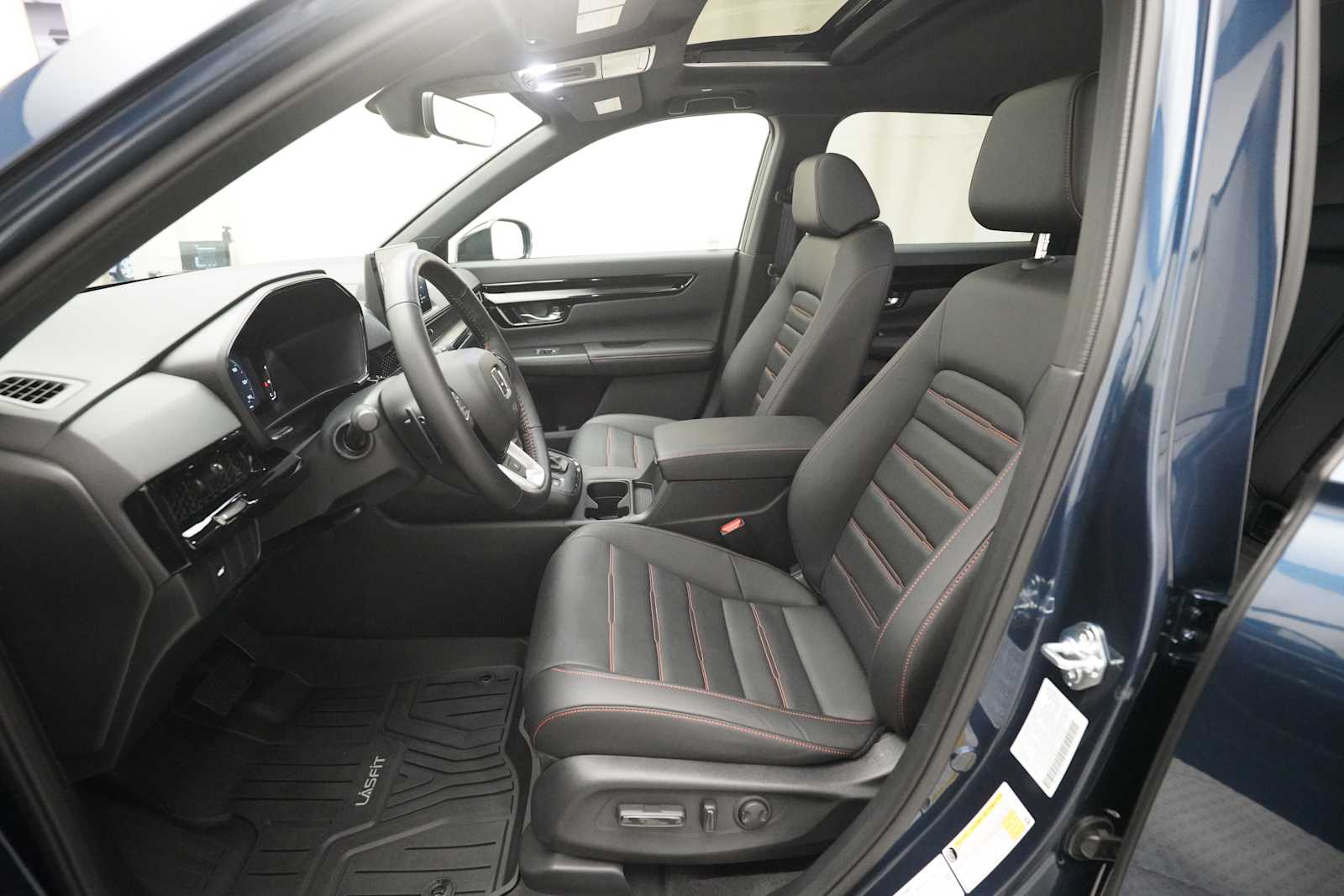 2026 Honda CR-V Hybrid Sport Touring photo 2