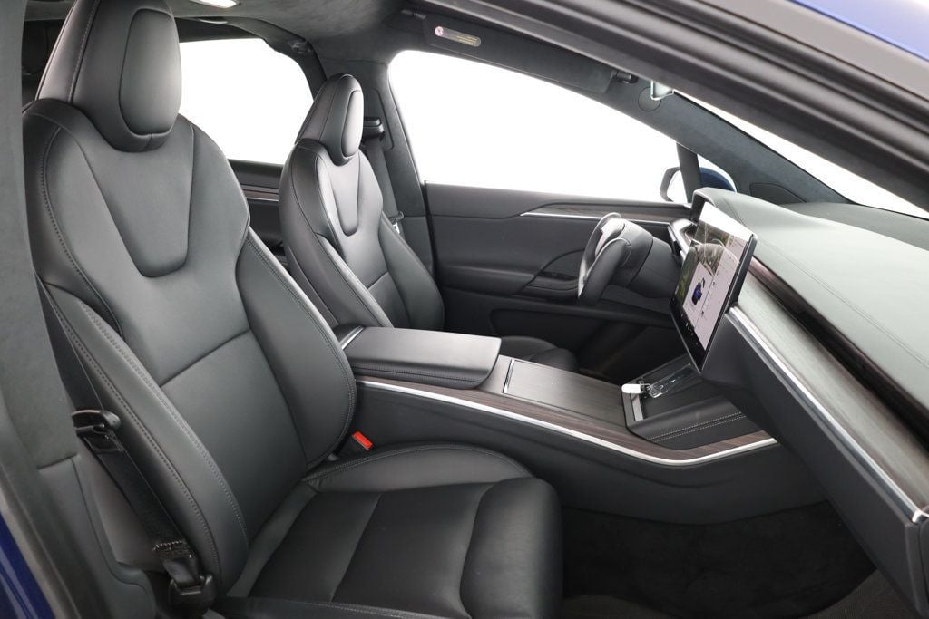 2022 Tesla Model X photo 20
