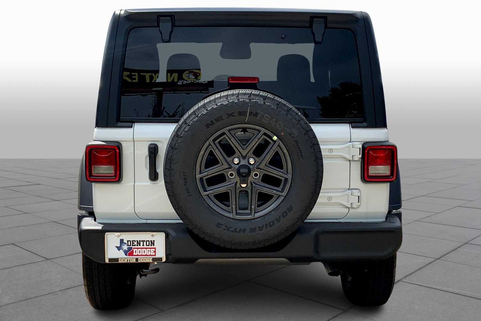 2025 Jeep Wrangler Sport S photo 4