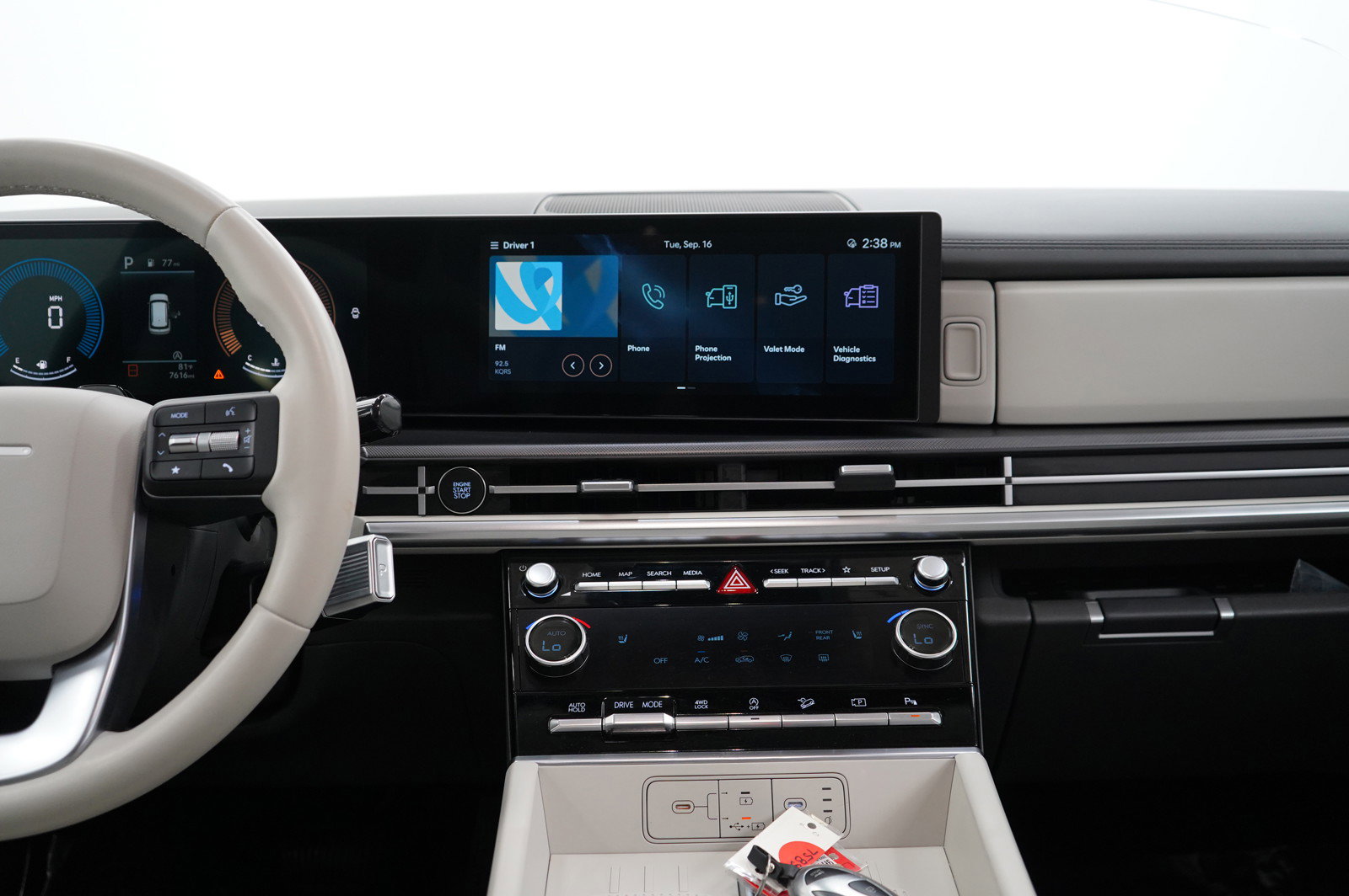 2025 Hyundai Santa Fe SEL photo 12
