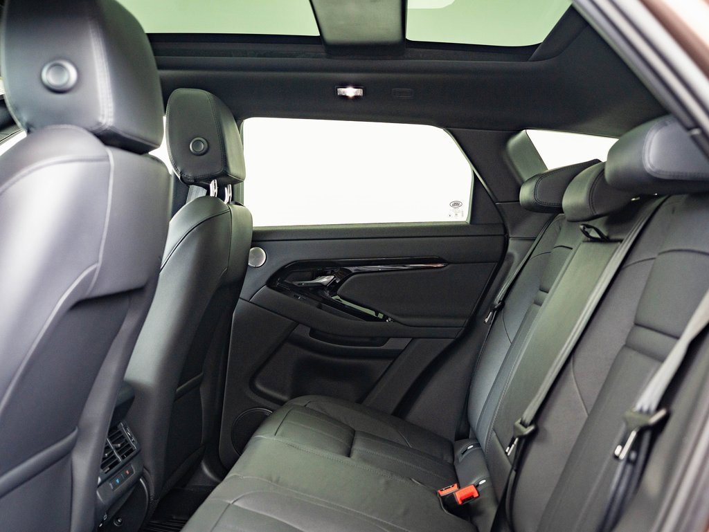 2026 Land Rover Range Rover Evoque Dynamic SE photo 32