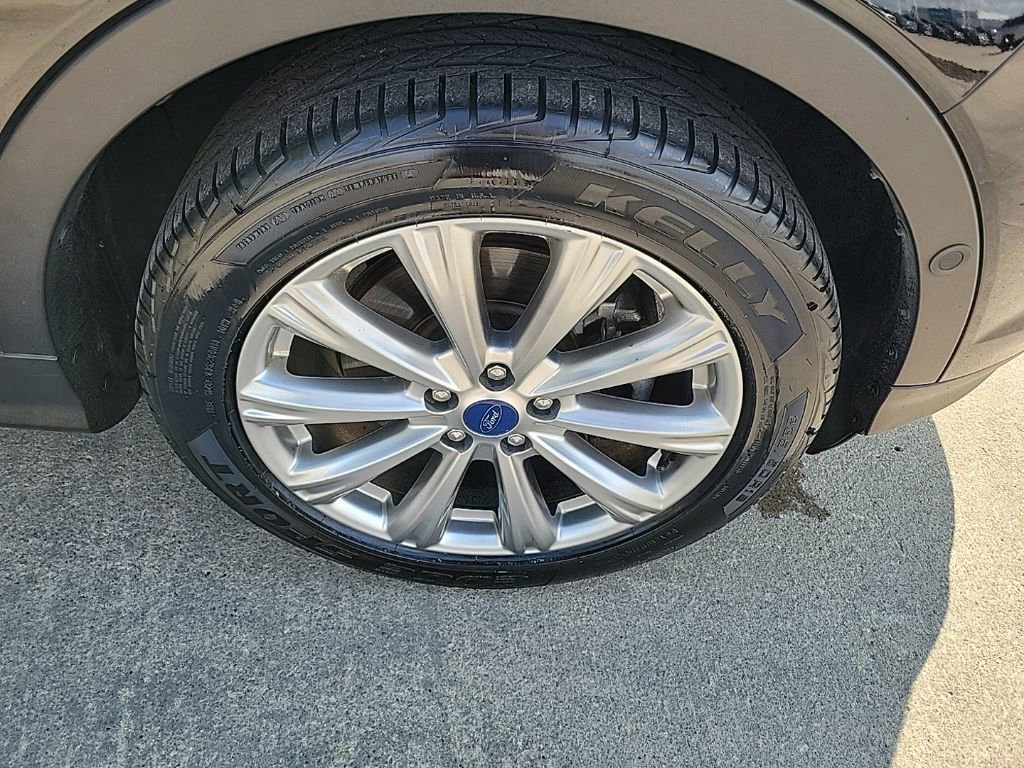 2018 Ford Escape Titanium photo 25