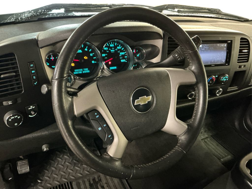 2009 Chevrolet Silverado 1500 LT photo 11