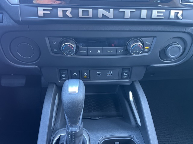 2025 Nissan Frontier Crew Cab SV photo 14