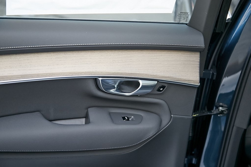 2026 VOLVO XC90 - Image 15
