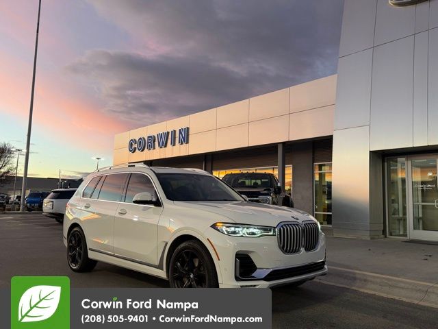 2021 BMW X7 40i's photo