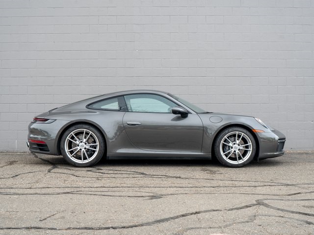 2024 Porsche 911 T 4 photo 8