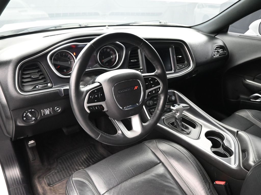 2018 Dodge Challenger SXT photo 16