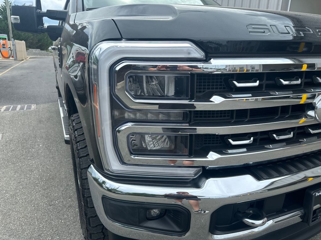 2023 Ford F-250 Lariat photo 8