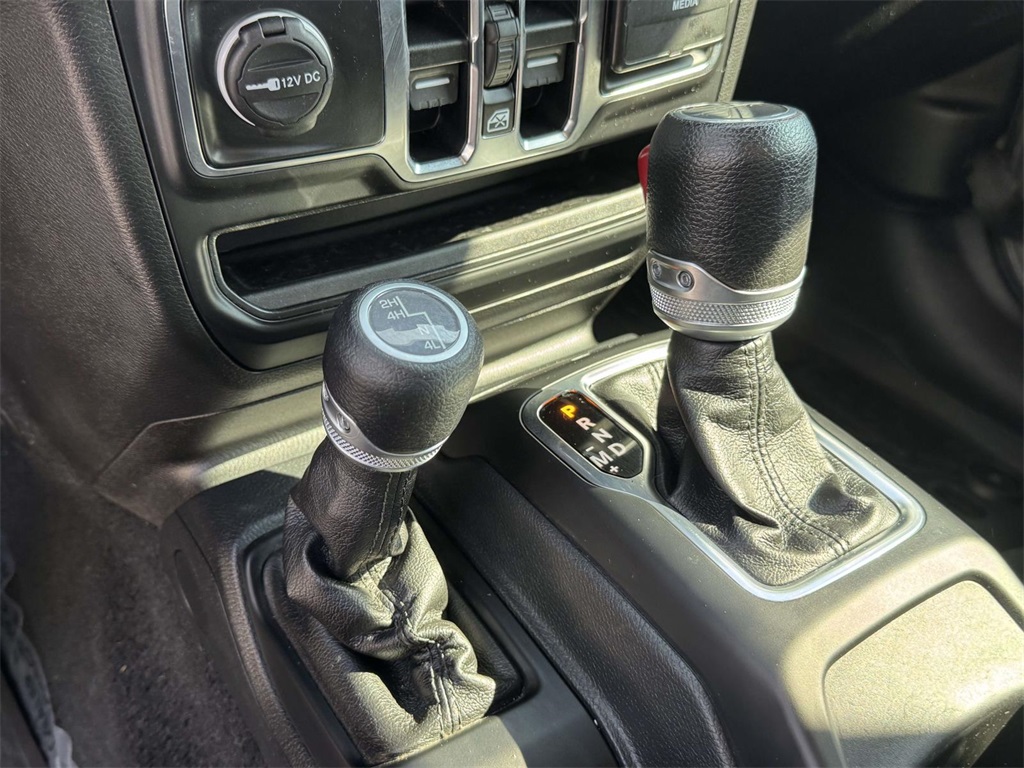 2023 Jeep Gladiator Sport S photo 21