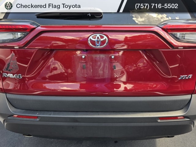 2023 Toyota RAV4 XLE Premium photo 7