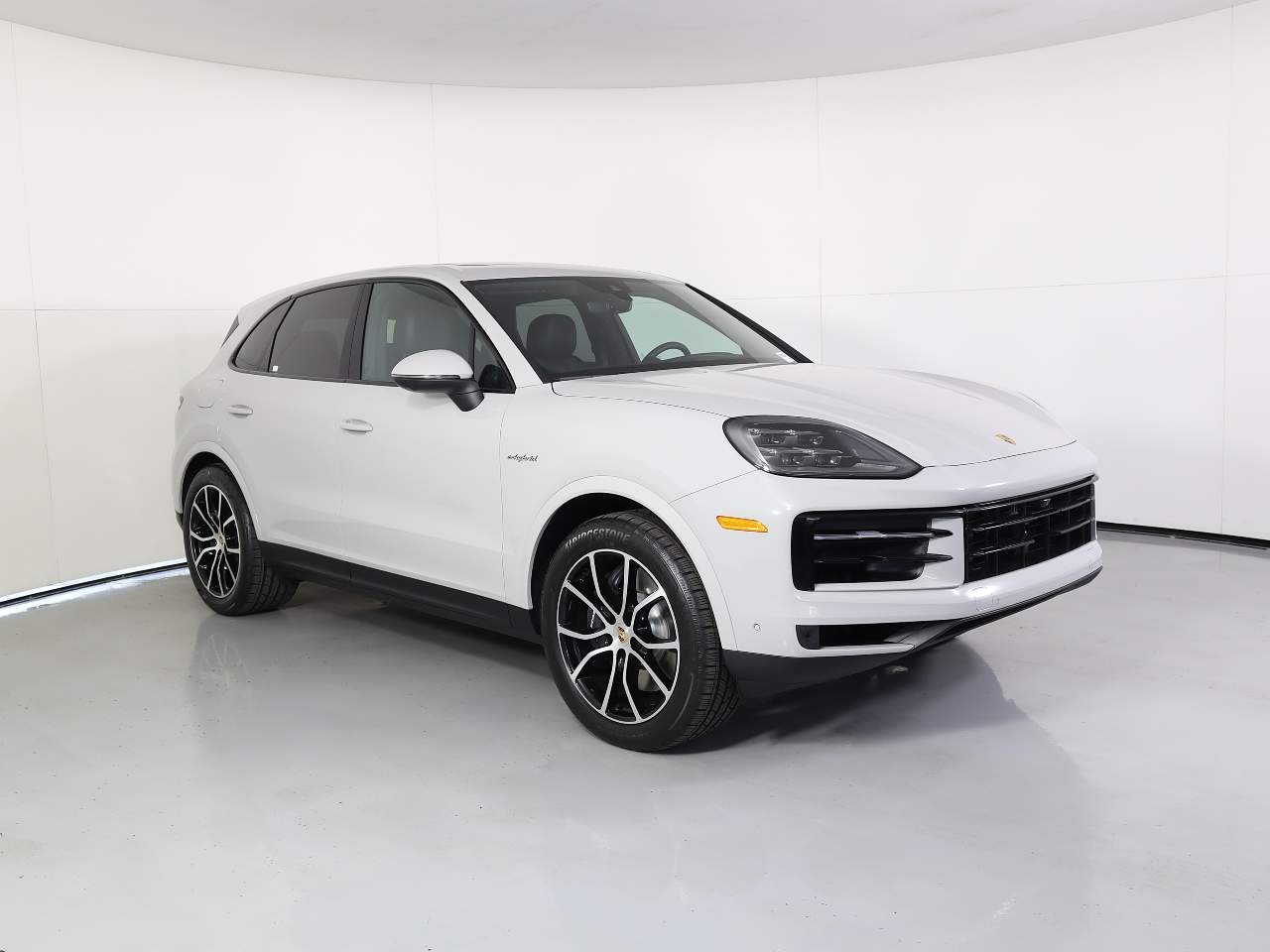2025 Porsche Cayenne E-Hybrid photo 9