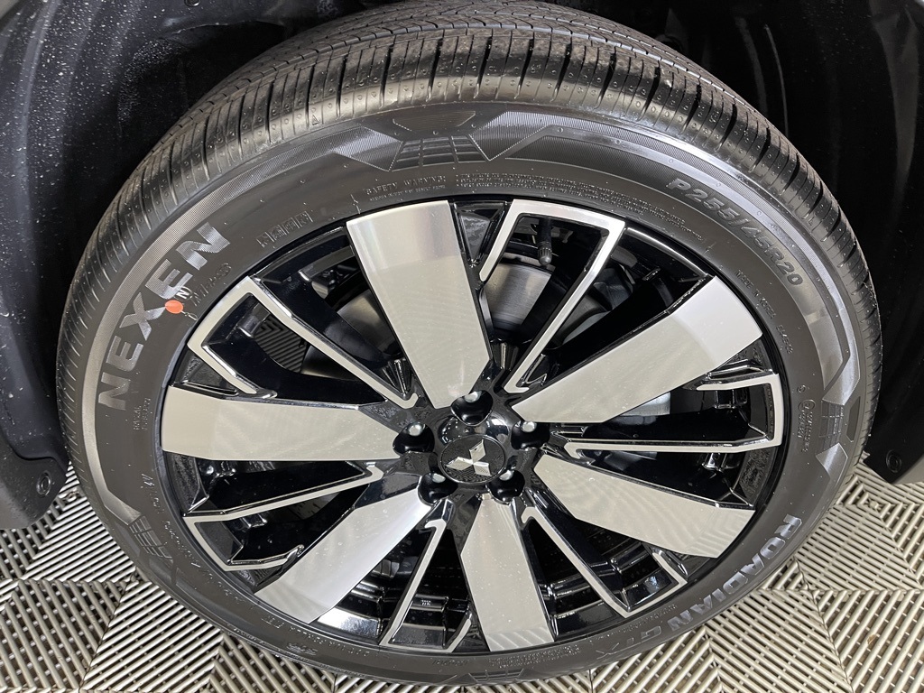 2025 Mitsubishi Outlander SE photo 31