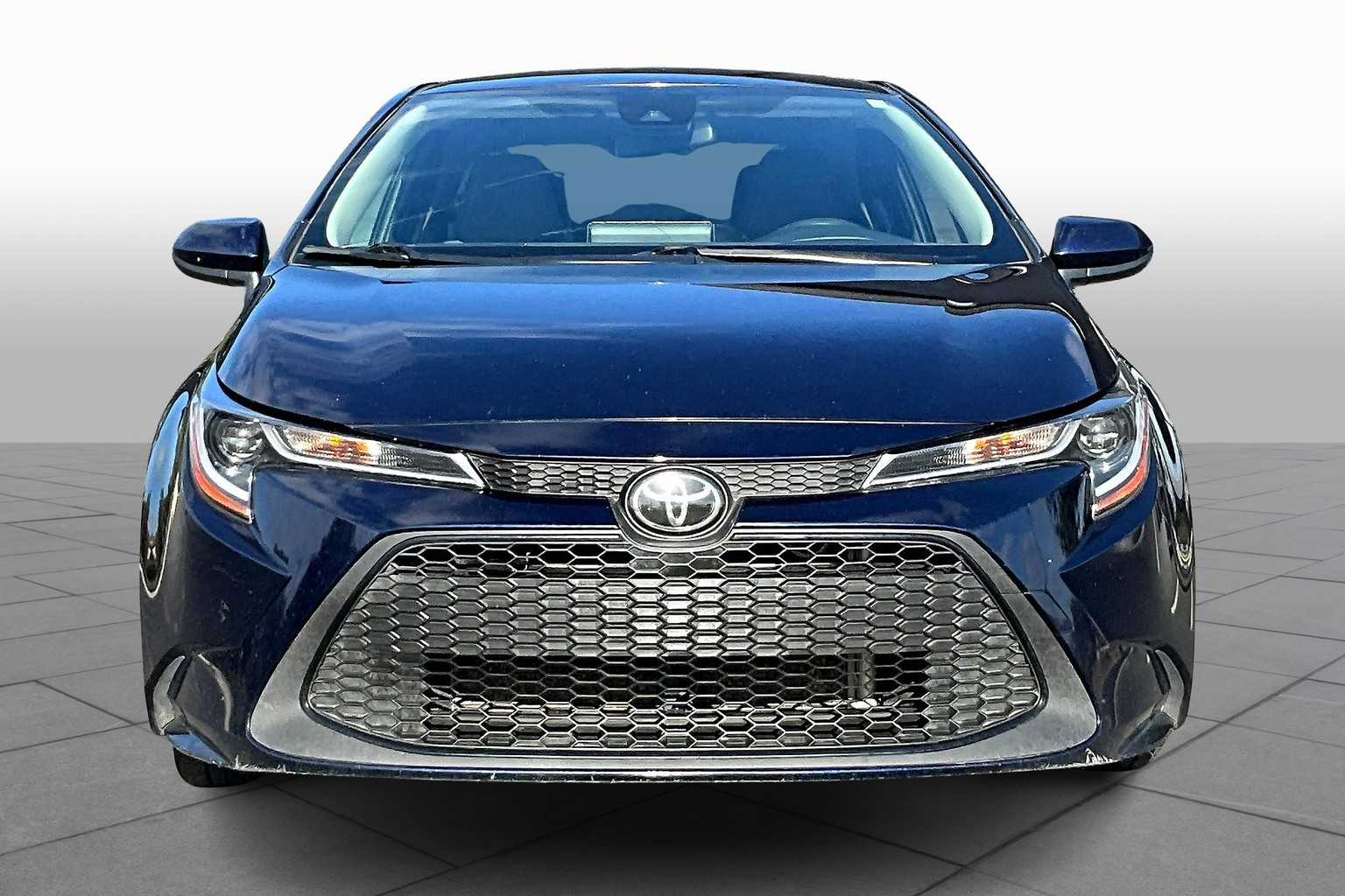 2022 Toyota Corolla LE photo 3