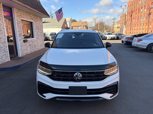 2022 Volkswagen Tiguan SE R-Line Black photo 2