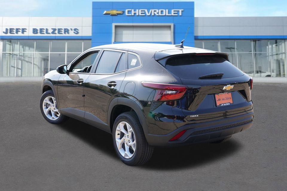 2026 Chevrolet Trax LS photo 2