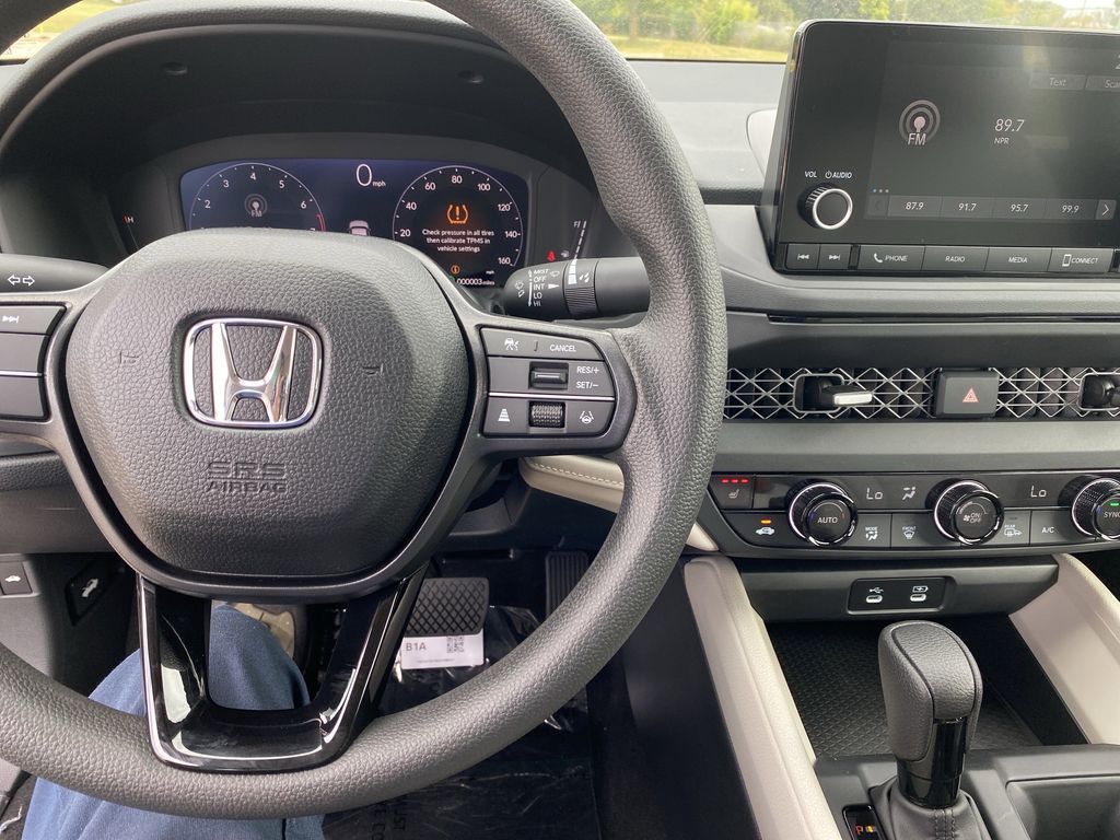 2025 Honda Accord SE photo 9