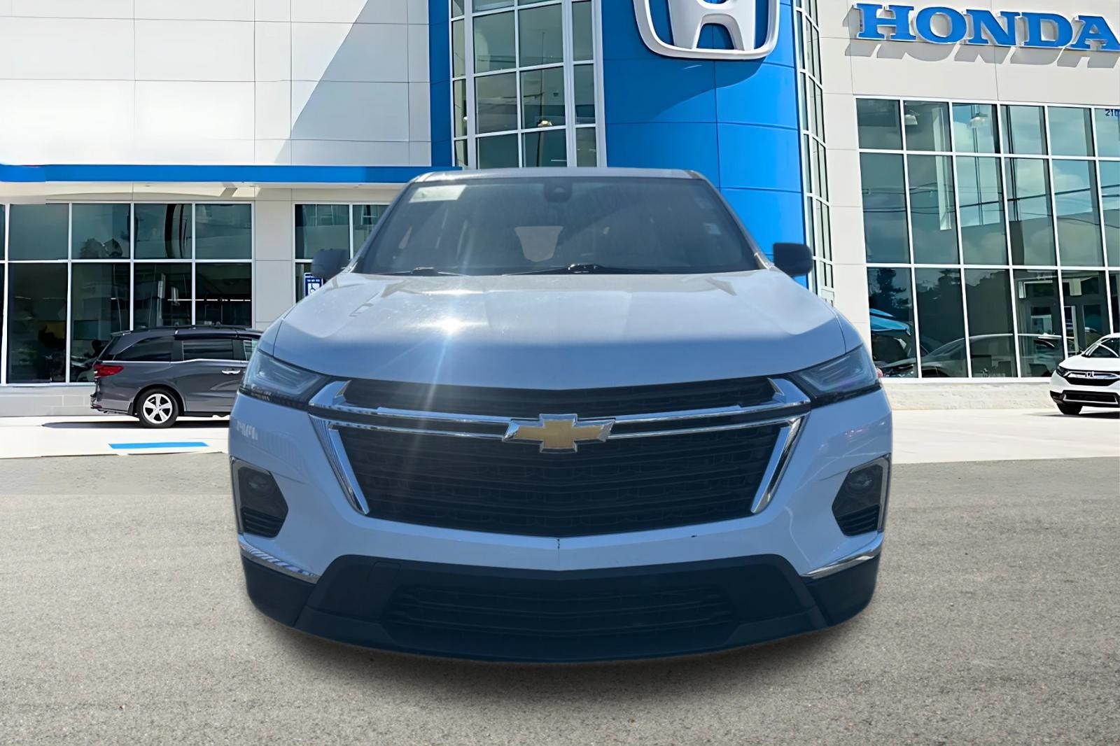 2022 Chevrolet Traverse LS photo 5
