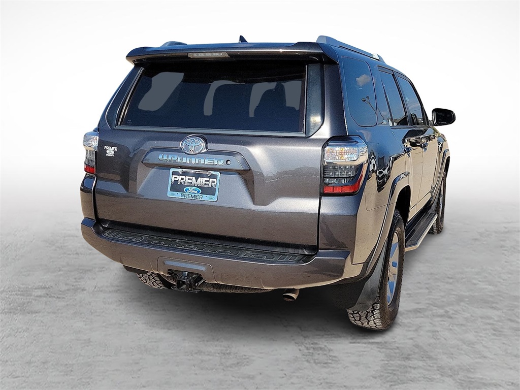 2017 Toyota 4Runner SR5 photo 10