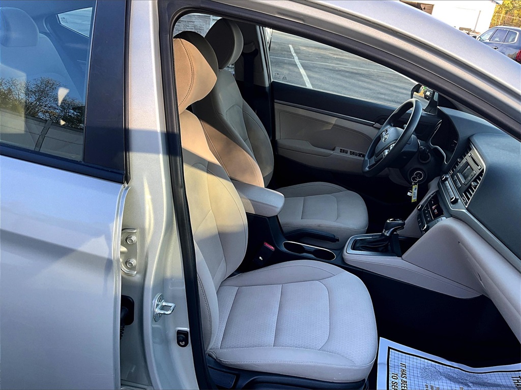2017 Hyundai Elantra SE photo 11