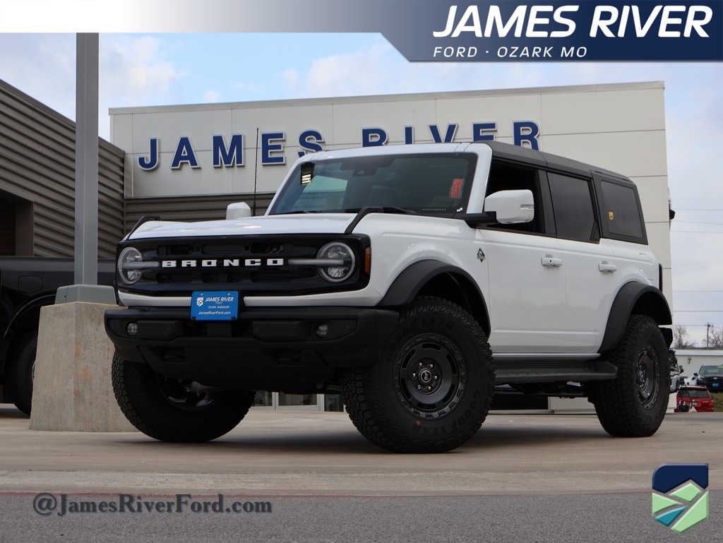 2025 Ford Bronco 4-Door Outer Banks's photo
