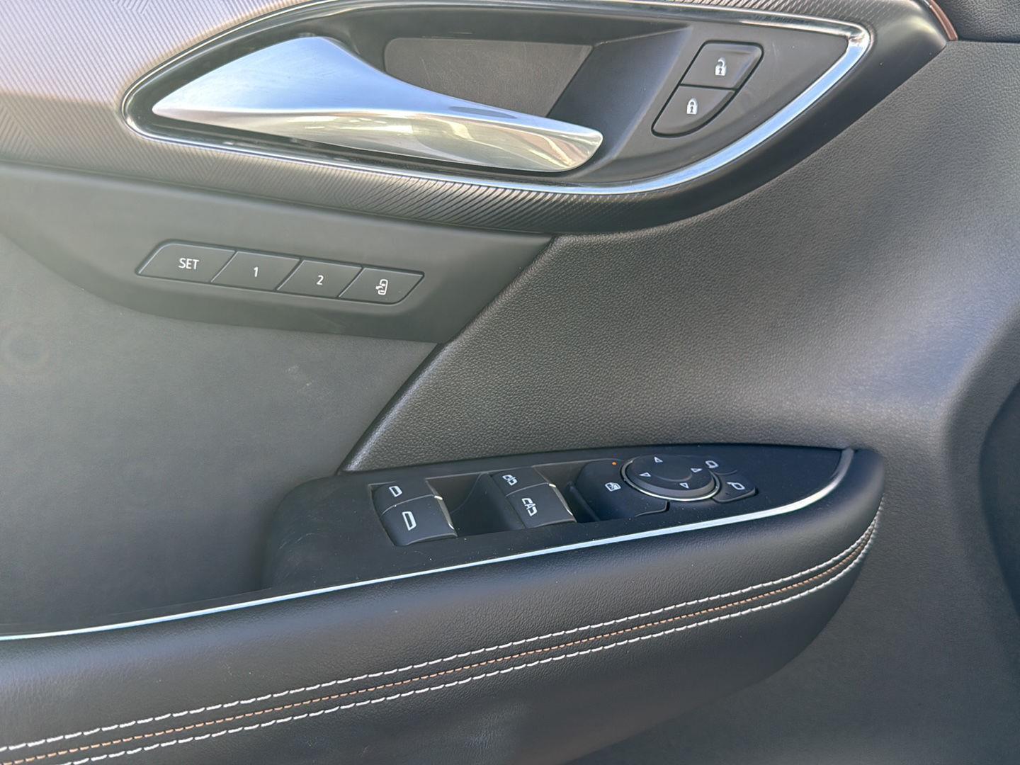 2025 Buick Envision Sport Touring photo 3