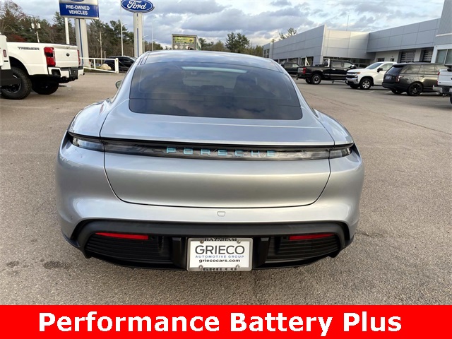 2024 Porsche Taycan Base photo 4