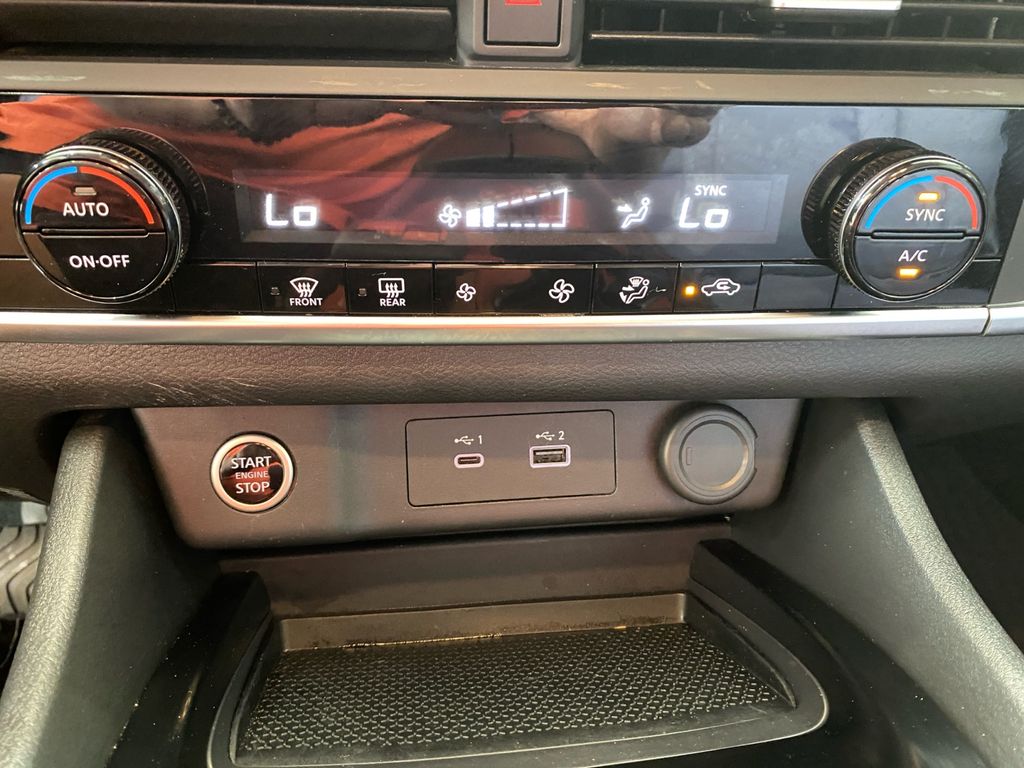 2023 Nissan Rogue SV photo 24