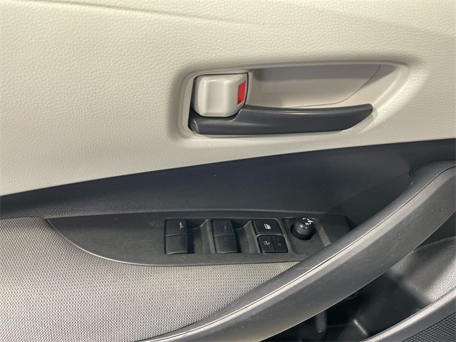 2022 Toyota Corolla Hybrid LE photo 13