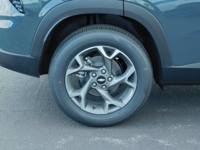 2025 Chevrolet Trax LT photo 10
