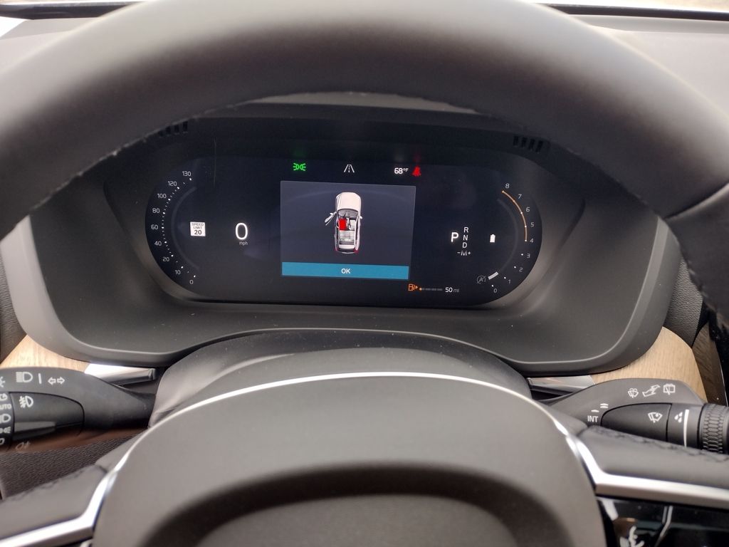 2026 VOLVO XC60 - Image 13