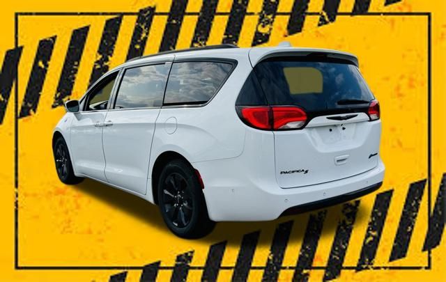2020 Chrysler Pacifica Hybrid Limited photo 3