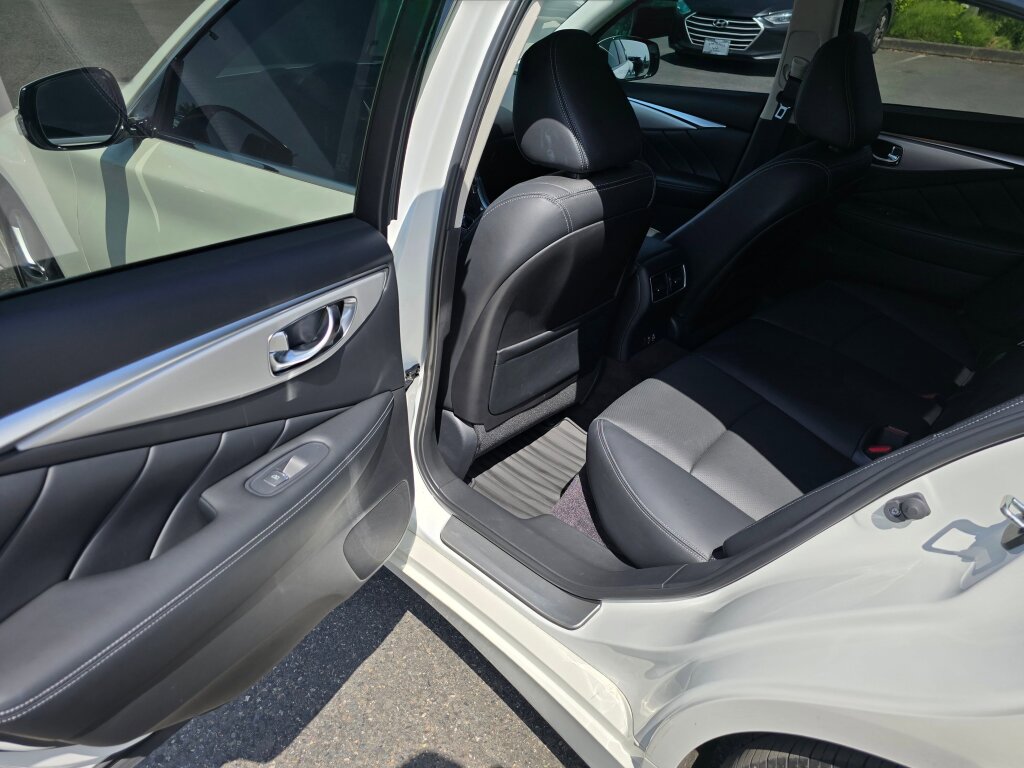 2024 Infiniti Q50 LUXE photo 14