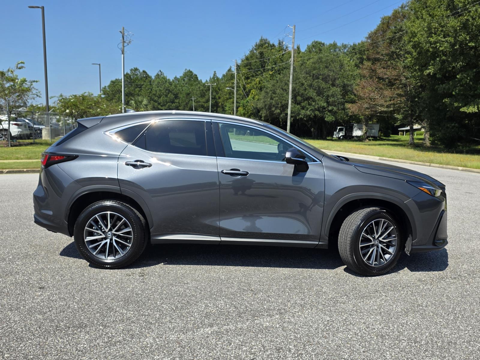 2025 Lexus NX 250 photo 33