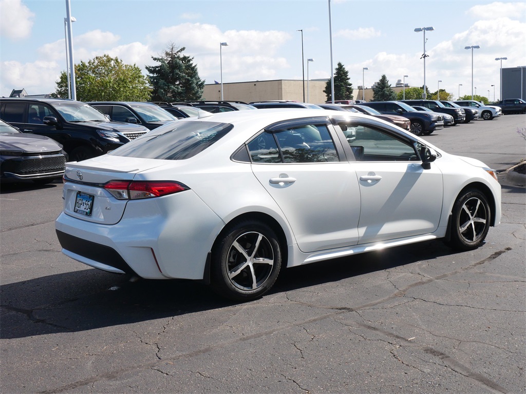 2022 Toyota Corolla LE photo 4