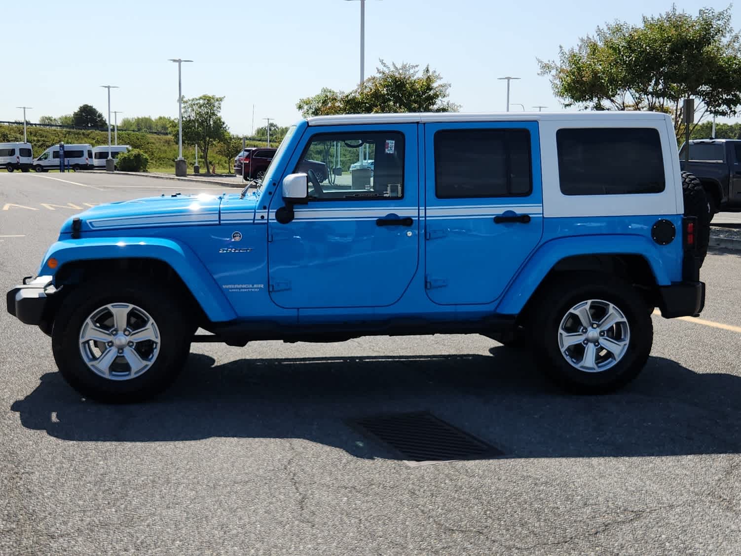 2017 Jeep Wrangler Unlimited Chief Sport photo 4