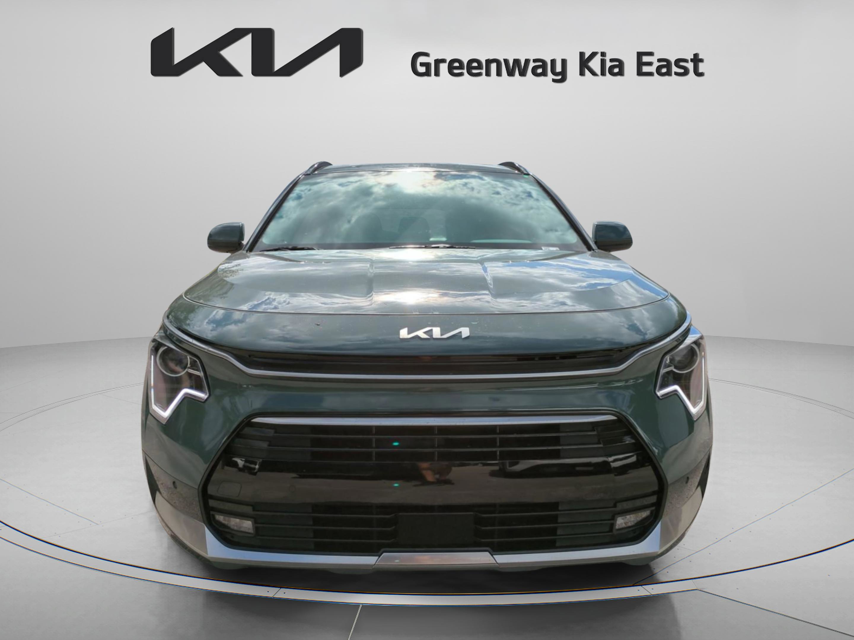 2026 Kia Niro SX photo 3