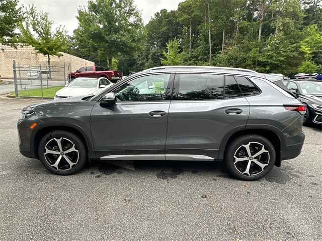 2025 Volkswagen Tiguan SE photo 2