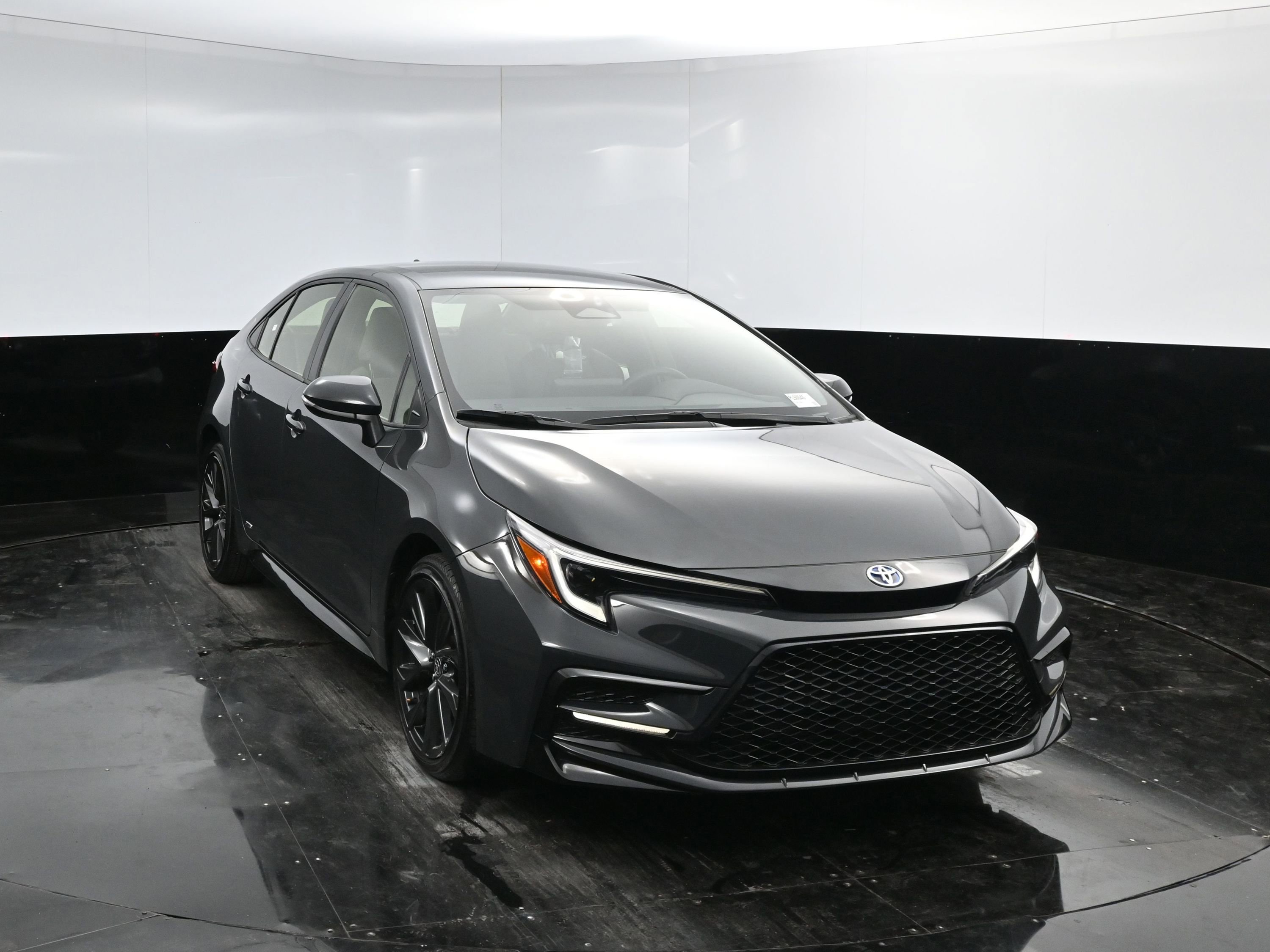 2024 Toyota Corolla SE's photo